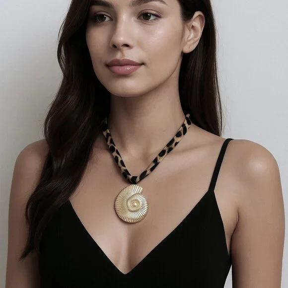 Large Gold Sea Shell Pendant Necklace w/Leopard Fabric Tie Bold & Beachy Style - Picture 7 of 7